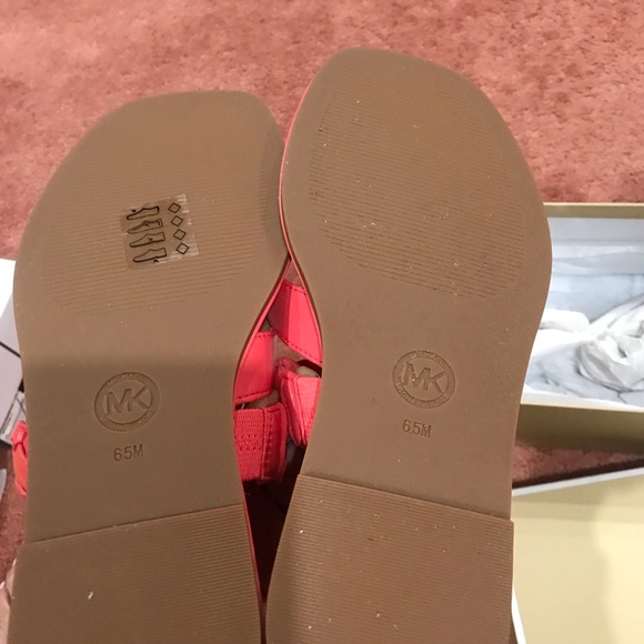 Micheal Kors brand new Thong slide faux leather - Picture 6 of 12